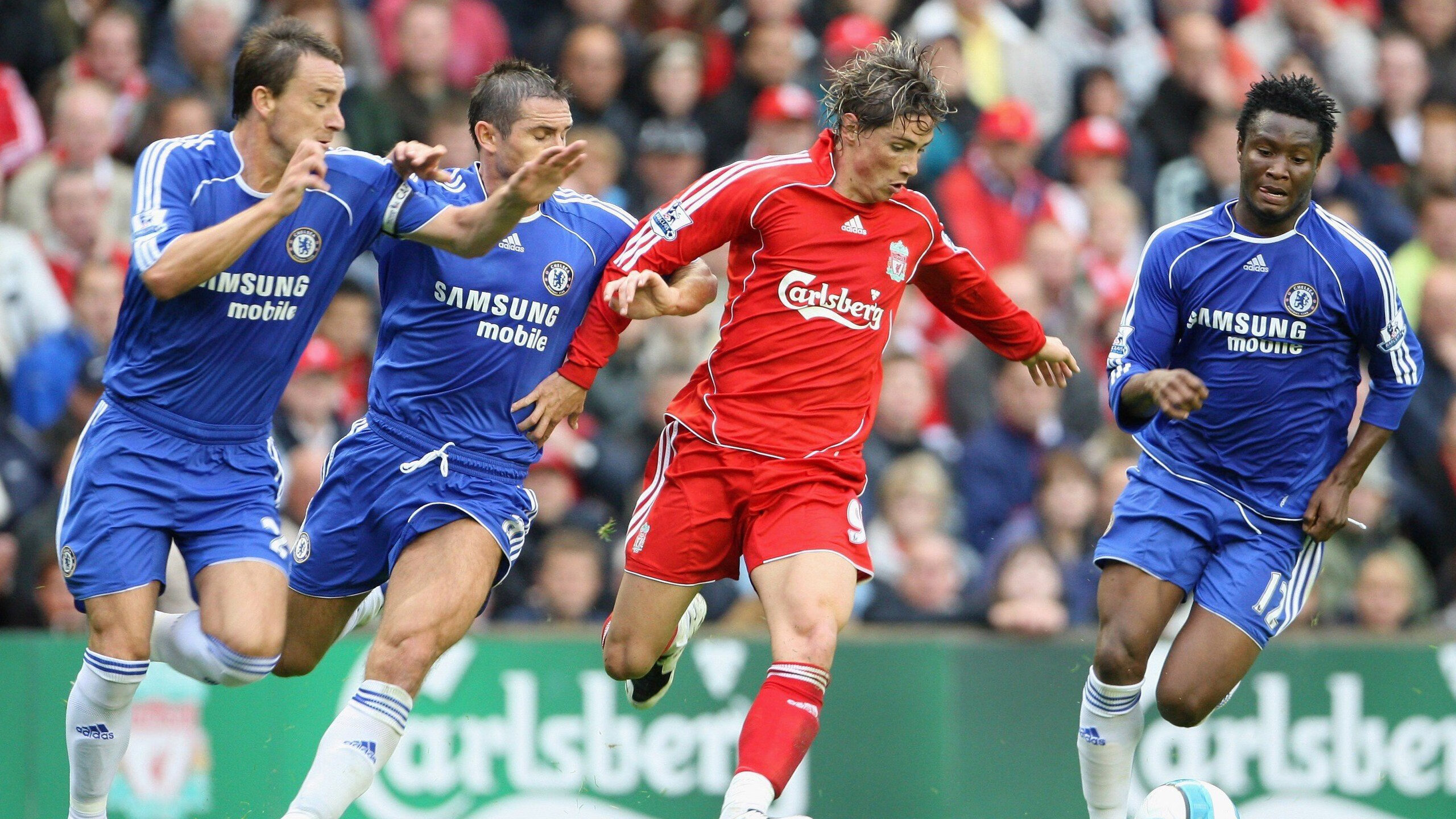 星空体育网址-体育明星拍摄公益宣传片引发广泛讨论，体育明星为主题的海报